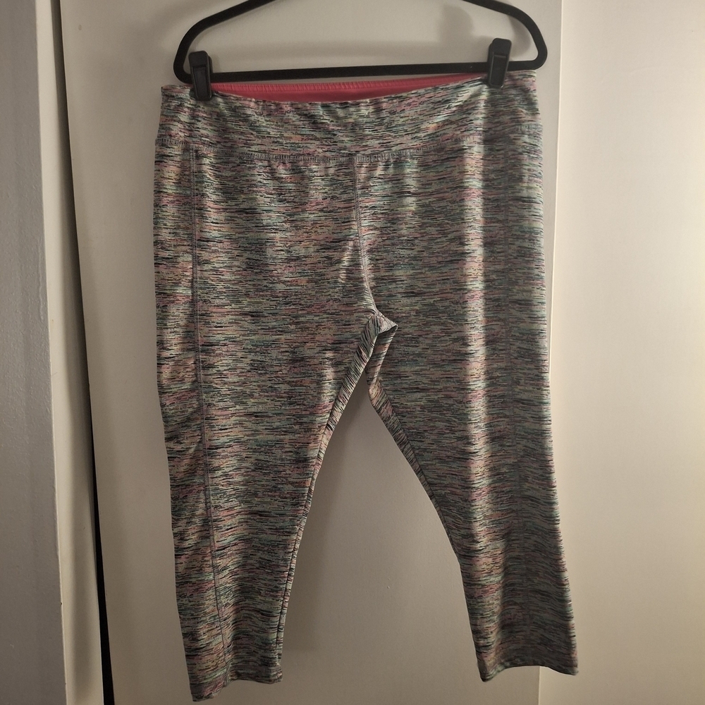 Take A Walk Multicolor Women's Cropped Leggings
